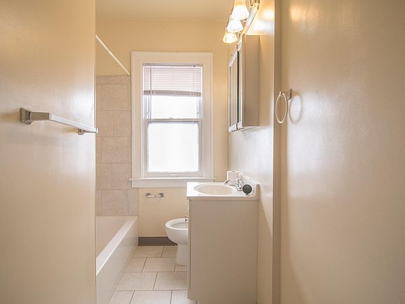 5th image of 1116 Maryland Ave APT 1
