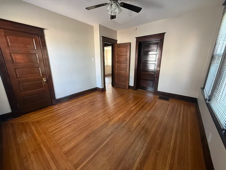 1009 Delta Ave — Photo 22