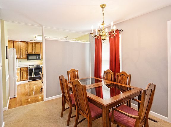 5th image of 106 E Briarwood Dr