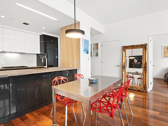 4th image of 164 Kent Ave #27N