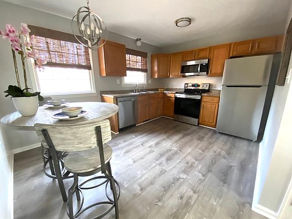 4th image of 1218 Craigmont Dr
