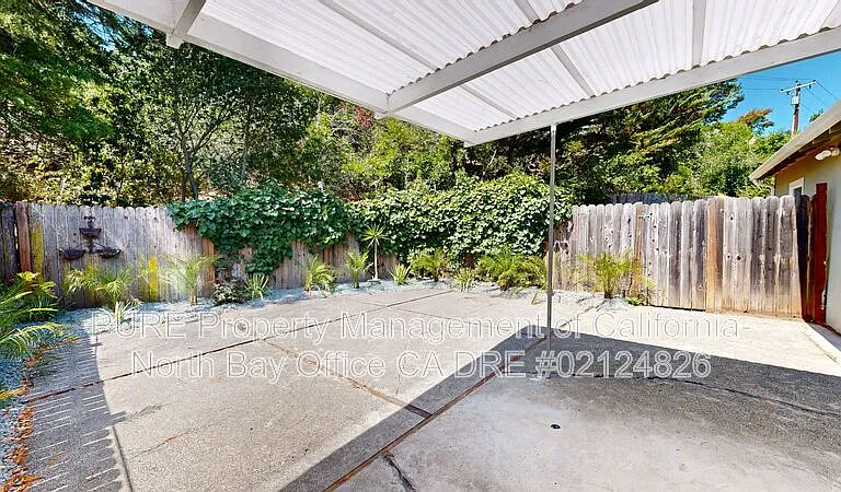 480 Washington Ct — Photo 16