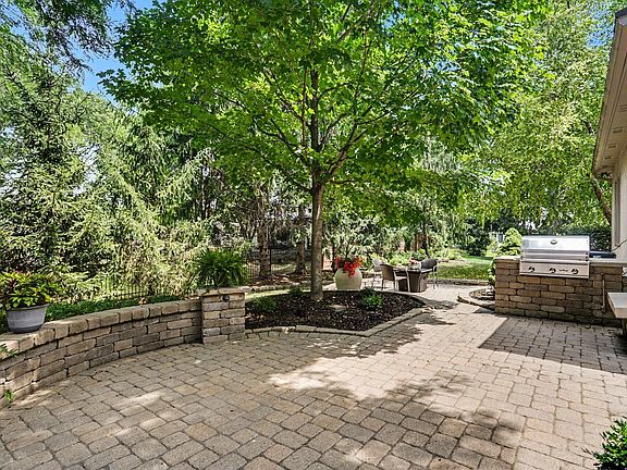 4th image of 932 Augusta Glen Dr