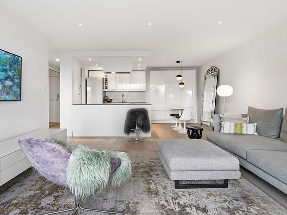 4th image of 1725 Pendrell St #1806