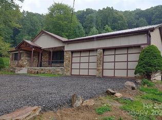 20 Frosted Ln, Burnsville, NC 28714