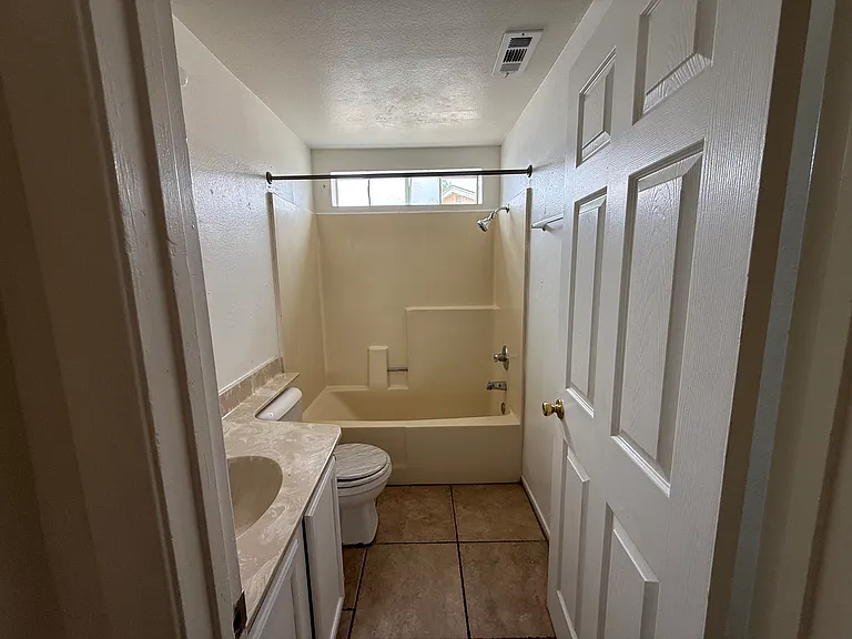 25210 Hazelwood Cir — Photo 14