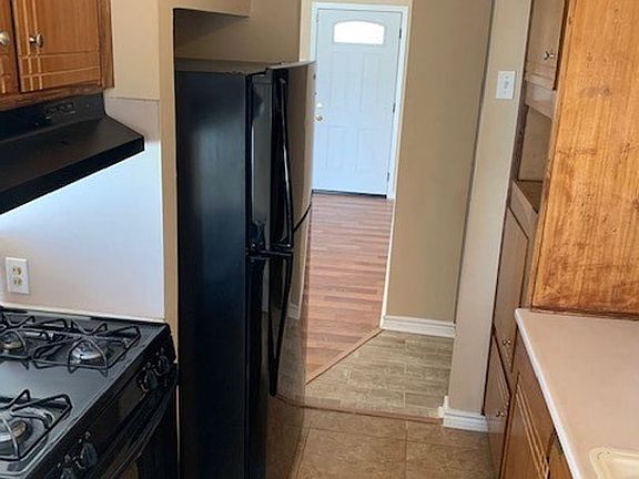 4th image of 1129 Arncliffe Dr