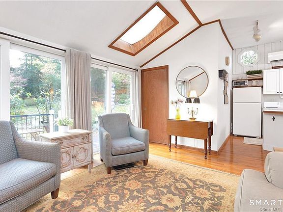 3rd image of 1C Ridgewood Ln