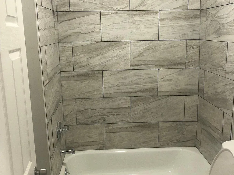 262 W Ontario St #2 — Photo 4