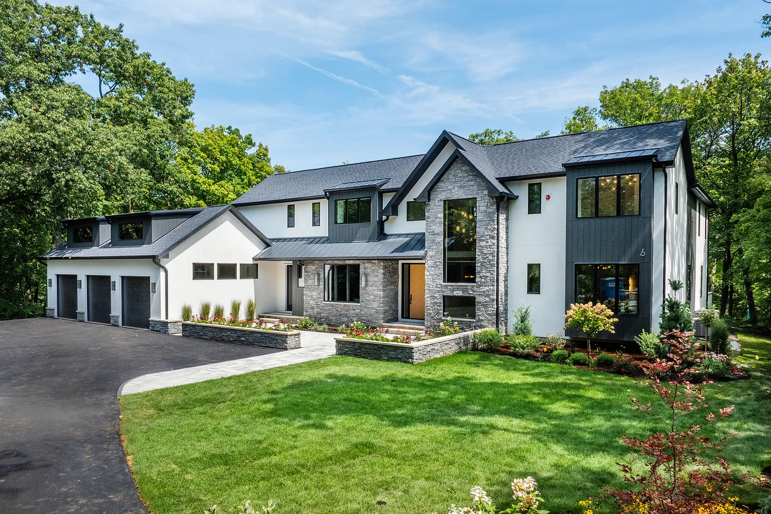 1649 Ravine Ter photo 1