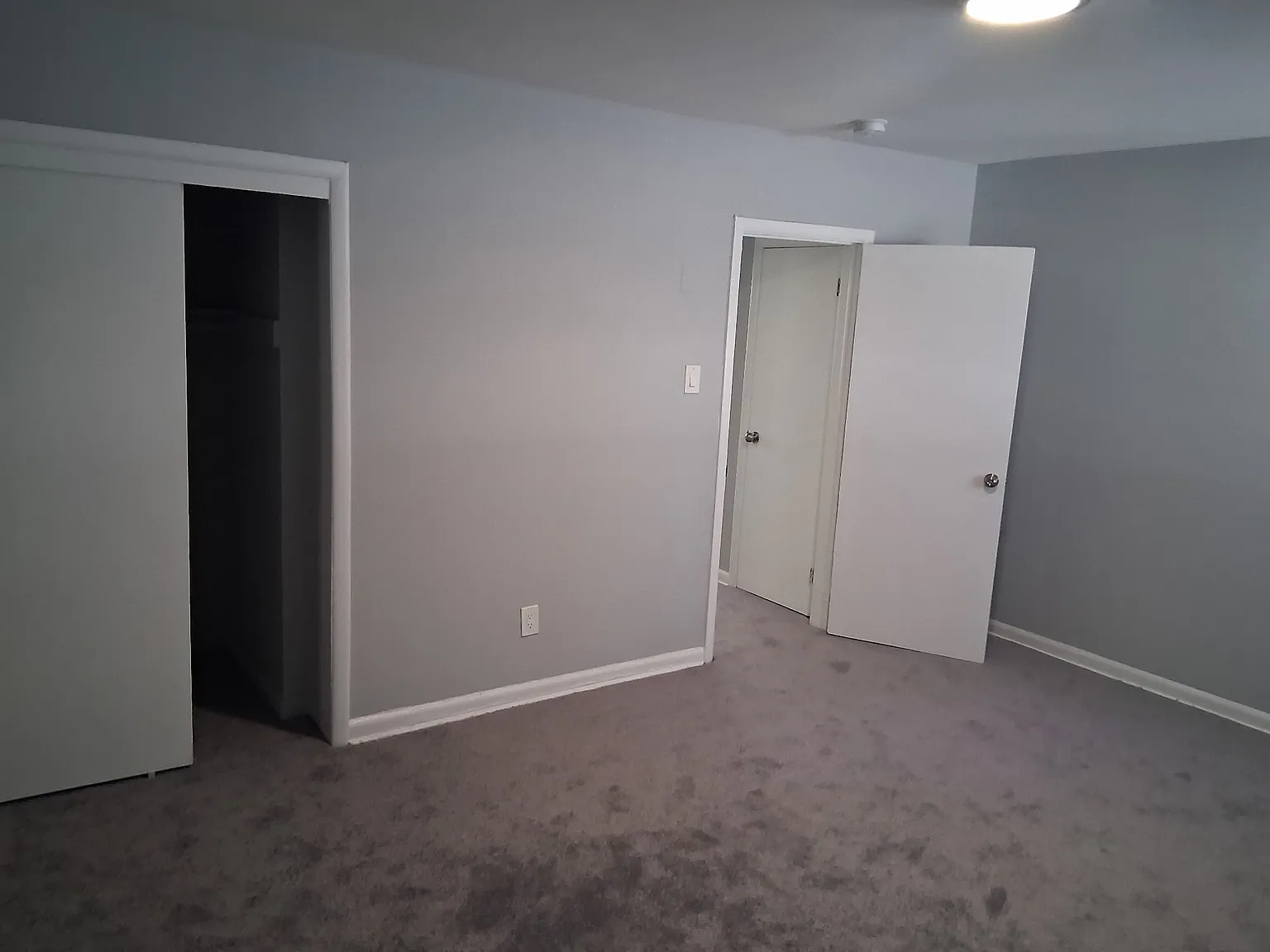 2 bed, 900 sqft, $1,500 — Photo 4