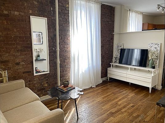 3rd image of 501 W 57th St APT 3n