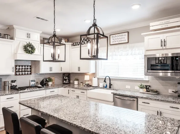 1377 Wentworth Dr, Gallatin, TN 37066