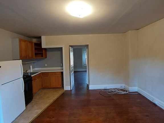 4th image of 106 E Gowen Ave APT 3B