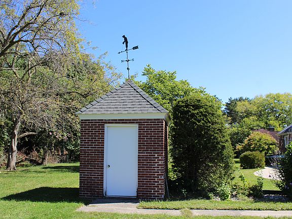 5th image of 324 E Coney Ave