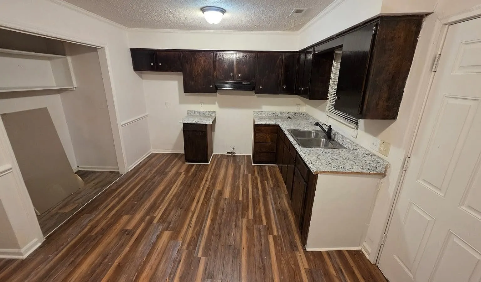 2 bed, 1.5 bath, 1120 sqft, $1,000 — Photo 2