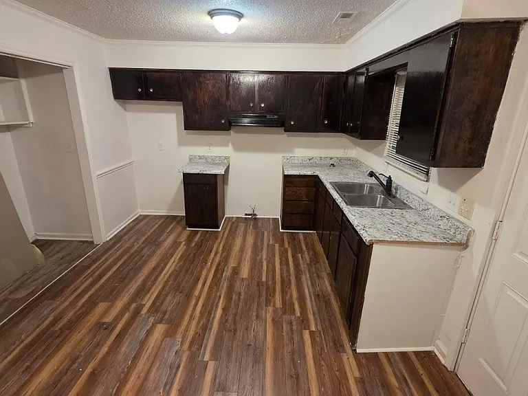100 Kristin Dr #B6 — Photo 2