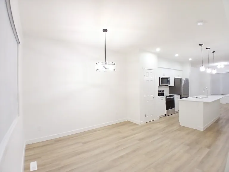 5144 Kinney Pl SW #UPPER — Photo 3