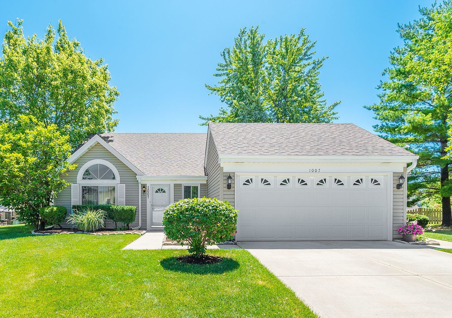 1007 Sunset Cir, Streamwood, IL 60107 Zillow