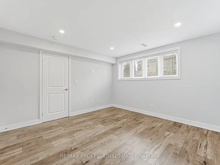 10 Boxwood Rd — Photo 16