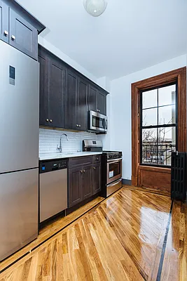 Rented by Nooklyn NYC LLC | media 11