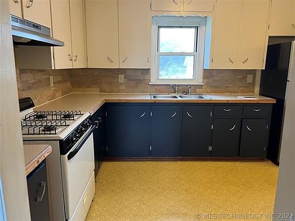5th image of 1228 SE Graham Ct