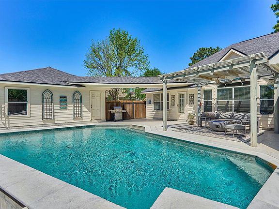 4th image of 7411 Nicholforest Ln