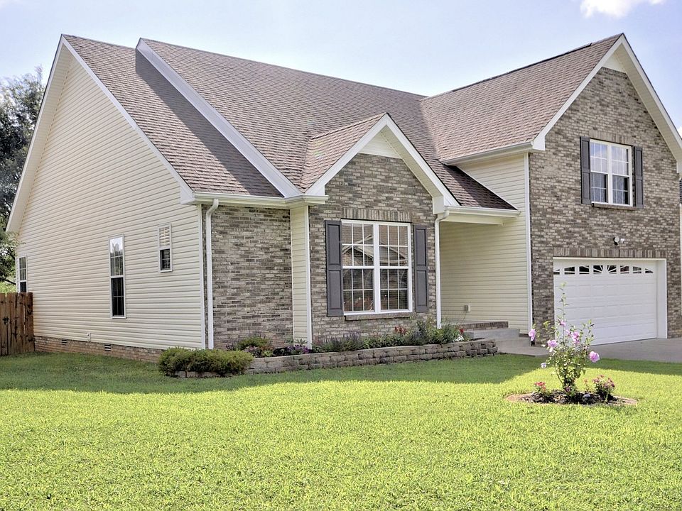 1st image of 684 Foxfield Dr