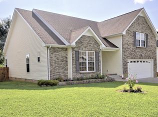 684 Foxfield Dr, Clarksville, TN 37042