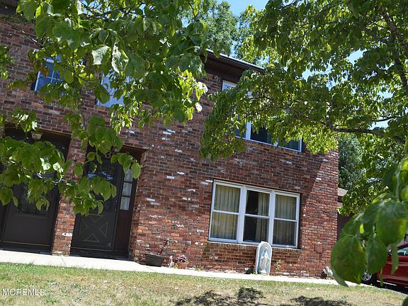 2nd image of 30 Ensign Avenue