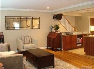 79 Radcliff Ave, Port Washington, NY 11050