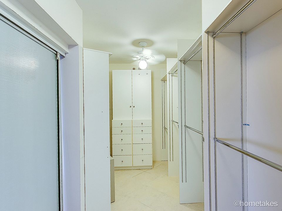 1st image of 19333 Collins Ave APT 707