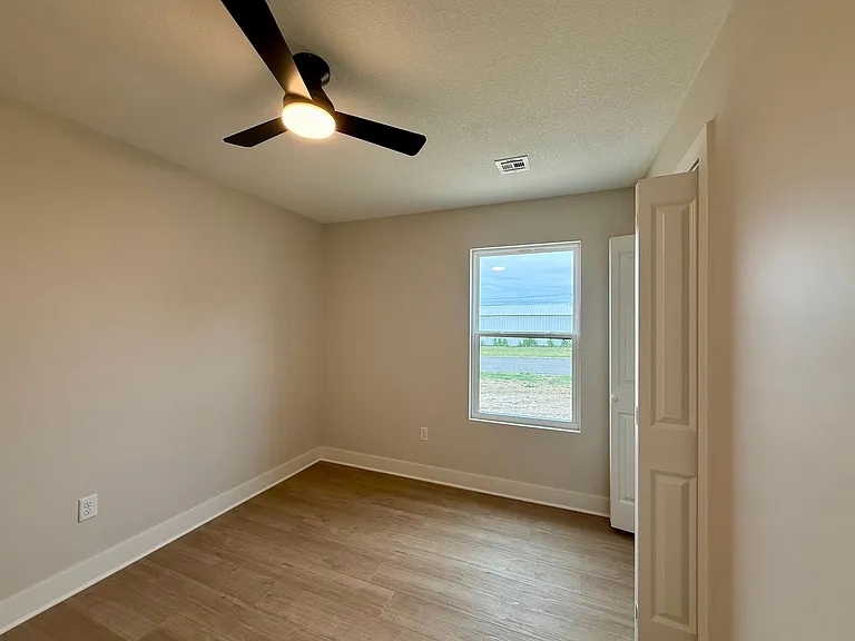 765 N Kansas Ct — Photo 25