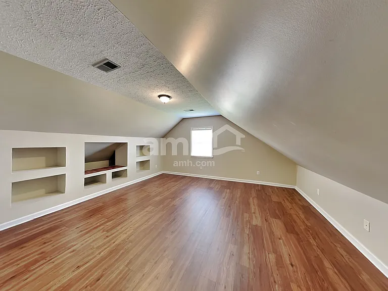 210 Fox Hunt Ln — Photo 25