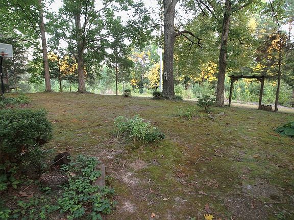 3rd image of 390 Chickasaw Dr