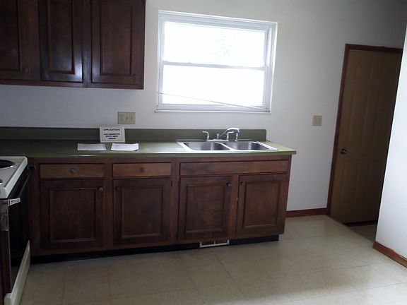 2nd image of 402/404 Lexington Ave