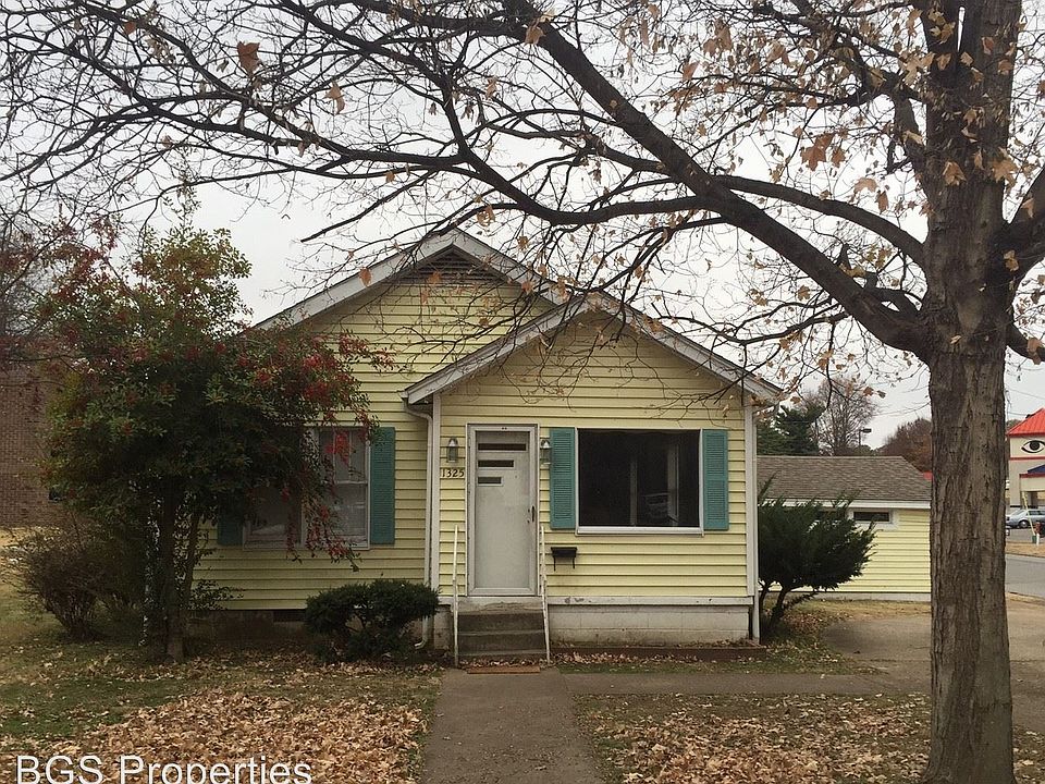 1st image of 1325 Woodlawn Ave
