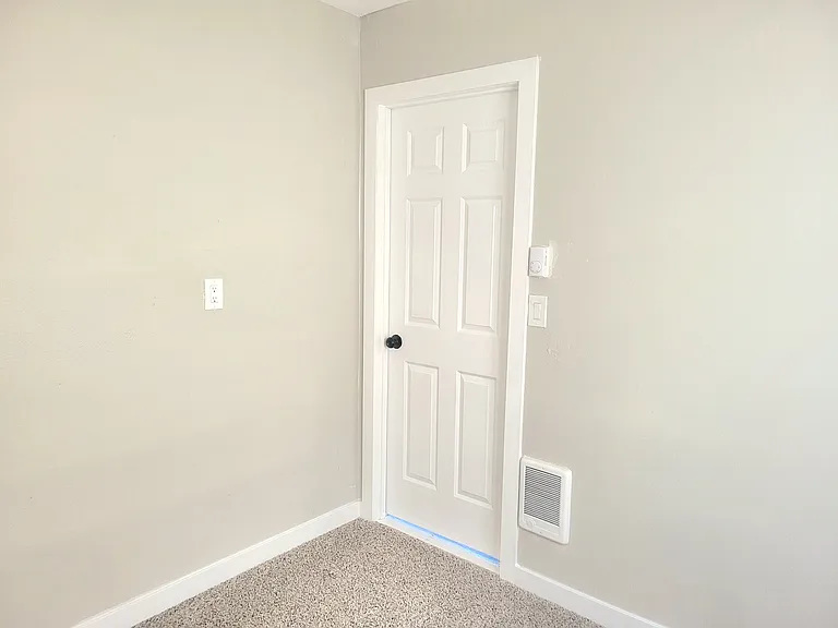 718 Perry Ave — Photo 22