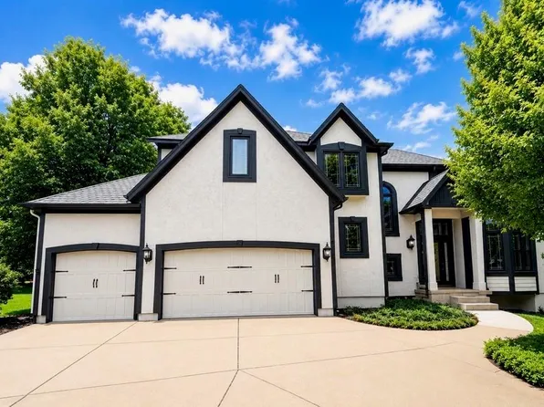10820 S Cedar Niles Blvd, Olathe, KS 66061