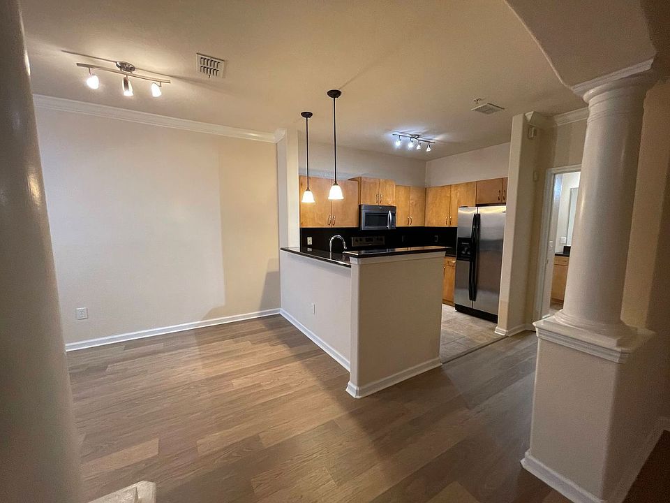 1st image of 8290 Gate Pkwy W Unit 1009