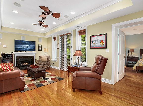 2nd image of 6331 N Glenwood Ave #1