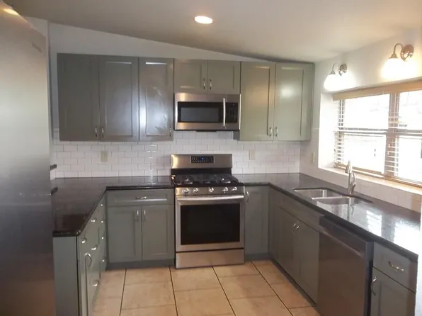 210 Loma Vista Dr S, Kerrville, TX 78028