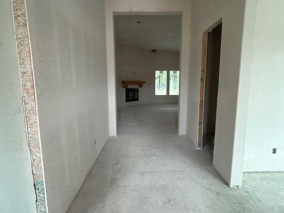 3rd image of 1101 Perrin Ln