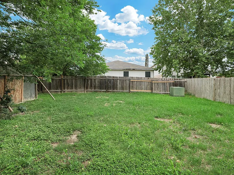 210 Birchwood Bay — Photo 25