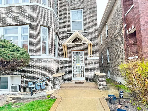 6733 S Maplewood Ave, Chicago, IL 60629