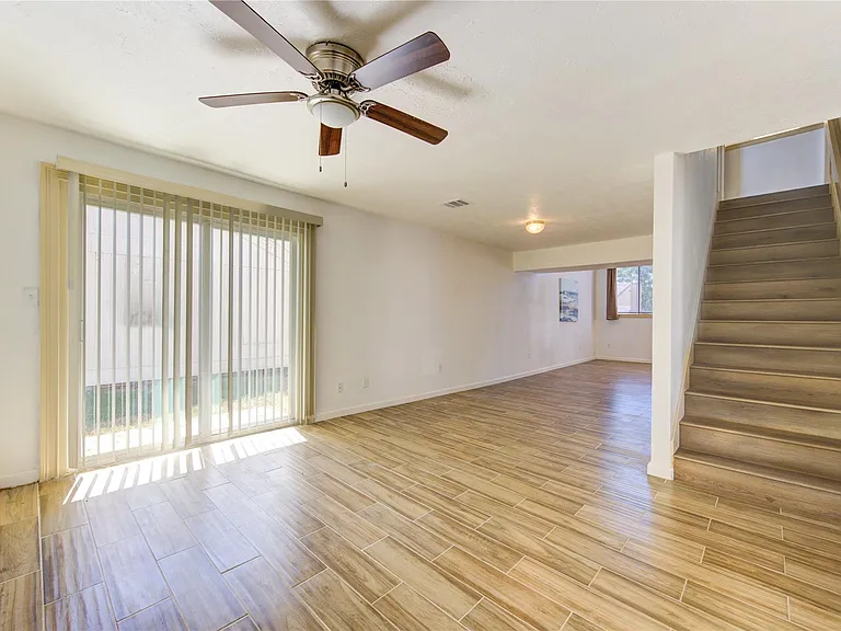 4403 Willow Beach Dr — Photo 10