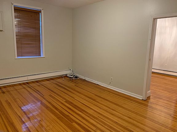 4th image of 268 Clifton Ave Floor 1