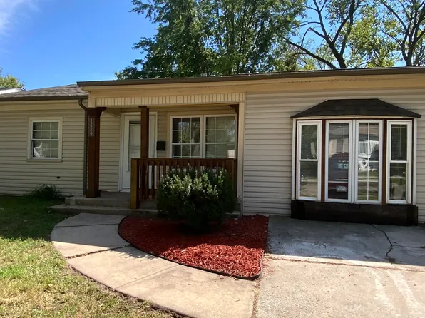 1429 Ambassador Ln, Ford Heights, IL 60411