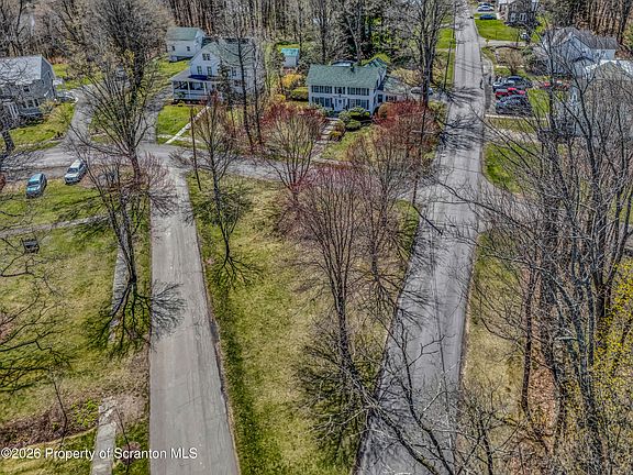 4th image of 324 Cedar St