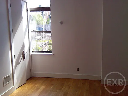 Rented by EXR | media 17